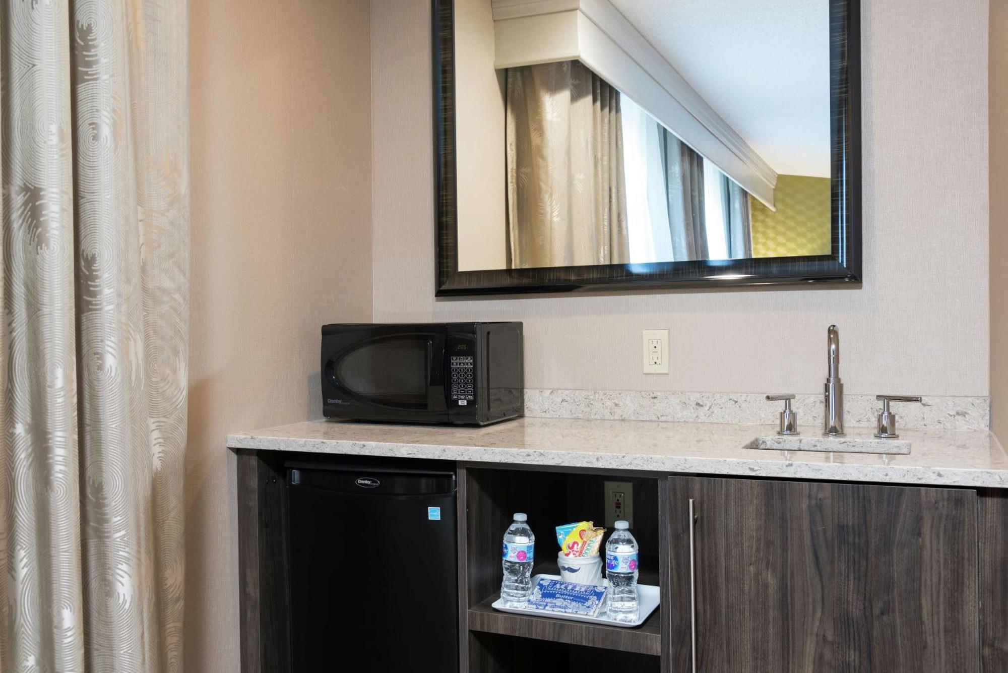 Hampton Inn Mount Pleasant Eksteriør billede