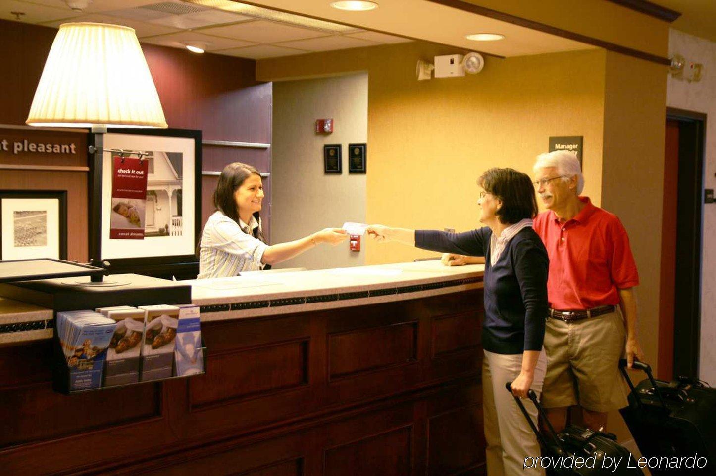 Hampton Inn Mount Pleasant Interiør billede