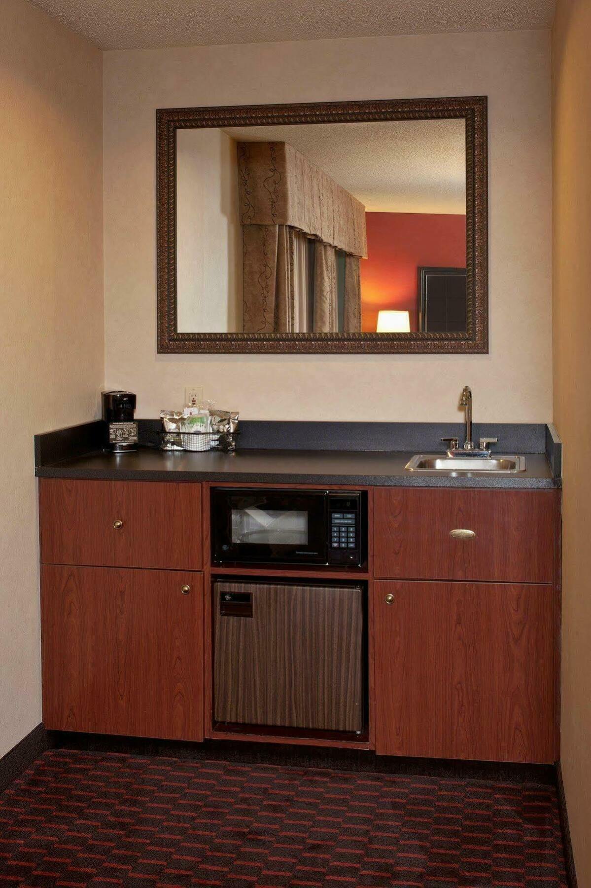 Hampton Inn Mount Pleasant Eksteriør billede