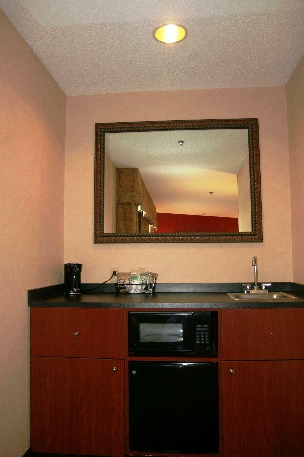 Hampton Inn Mount Pleasant Eksteriør billede